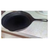 Cast iron skillet. 9 1/2 in. Marked 7 on bottom
