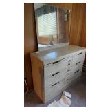 X4 piece bedroom set dresser with mirror, x2