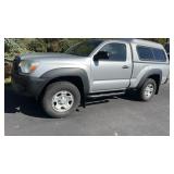 2013 Toyota Tacoma pickup only 30,000 miles vin