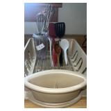 Dish drainer and kitchen utensils