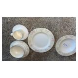 Pfaltzgraff Wyndham Tea Rose large Set dinnerware