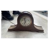 Sessions self starting mantel electric clock