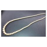 Graduated pearl necklace w/ G. Silver clasp 23ï¿½