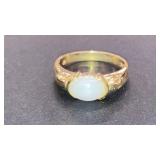 14k ring w/ milky white cabochon stone