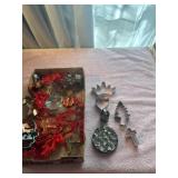 Lg lot of metal & plastic cookie cutters