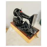 vintage portable Singer sewing machine w/ pedal