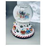 Musical Christmas snow globe