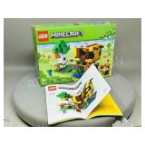 Lego kit # 21241 MineCraft , The Bee cottage set