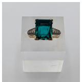 Nice Square Cut Emerald & 10k Ladies Ring