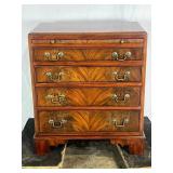 Small Walnut Chest Of Drawers ï¿½ 6017