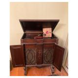 Antique Sonora Victrola- works