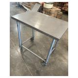 Stainless rolling table sizes in pics