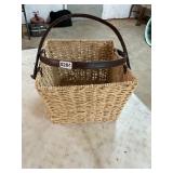 Nas wicker basket with leather handles