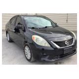 2013 Nissan Versa S FWD