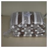 Set of 4 Bath Towels New Sealed