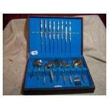 RIBBON MAHOGANY ANTI TARNISH SILVERWARE CASE W/