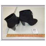 MOSSIMO SIZE 8 1/2 HEELS