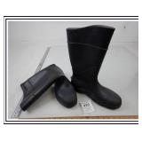 SERVUS SIZE 11 RUBBER BOOTS