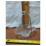 CLEAR GLASS BASKET W/ HANDLE