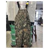 Camo Carhartt bib overalls XLR