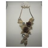 FLORAL NECKLACE AND PIERCED EARRINGS