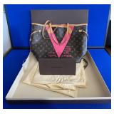 Louis Vuitton Monogram V Neverfull