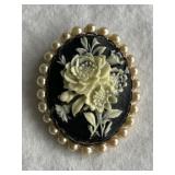 Vintage Flower Cameo Brooch