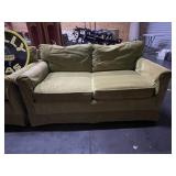 Henrydon Loveseat