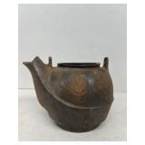 Cast-iron tea pot