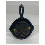 Cast-iron Amish pattern miniature skillet