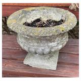 YARD DECOR-CONCRETE PLANTER/NOT PERFECT