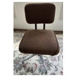 OFFICE/SHOP CHAIR W/CASTERS