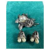 signed BOTTICELLI imitation pearl brooch and earri