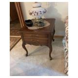 Pair of very pretty Rockwood by Weiman side tables. 22 x 24 x 22. No contents.