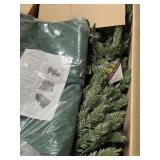 Hudson Valley Plastic Christmas Tree 6.5ï¿½