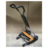 Fiskars Manual Lawn Mower