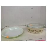 Pyrex Dish with Lid and Pyrex Pie Plate