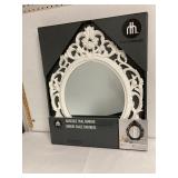 Baroque oval mirror. 19ï¿½ x 24ï¿½