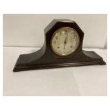 New Haven mantel clock. No key. Not working