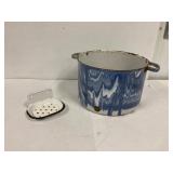 Enamel ware soap dish and pot