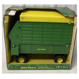 Ertl John Deere Forage Wagon