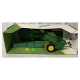 Ertl John Deere 348 Square Baler in box