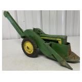 Die Cast John Deere Tractor w/ Picker