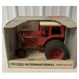 Ertl International 1566 Tractor in box