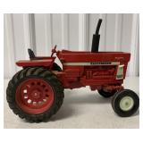 Ertl International 966 Tractor