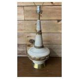 MC beehive bulb base lamp