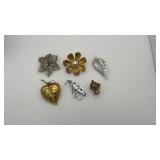 6 vintage brooches