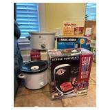 Selection of (3) crockpots, Citrus Juicer, Black & Decker 8-cup Food Processor and George Foreman Grilling Machine