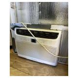 Frigidaire 6,000 BTU 115V window air conditioner…..untested and needs cleaned