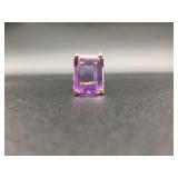 Size 8.5, 14 KT gold emerald cut amethyst ring 8.51g